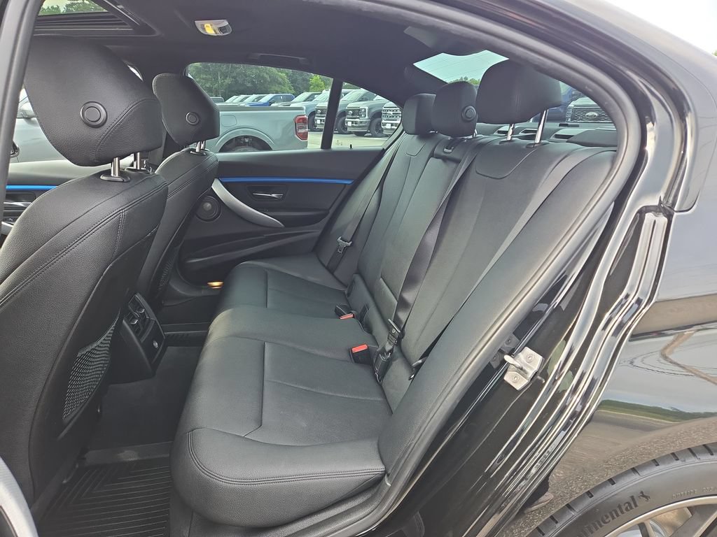 Used 2018 BMW 340i xDrive Sedan AWD/4WD image 4