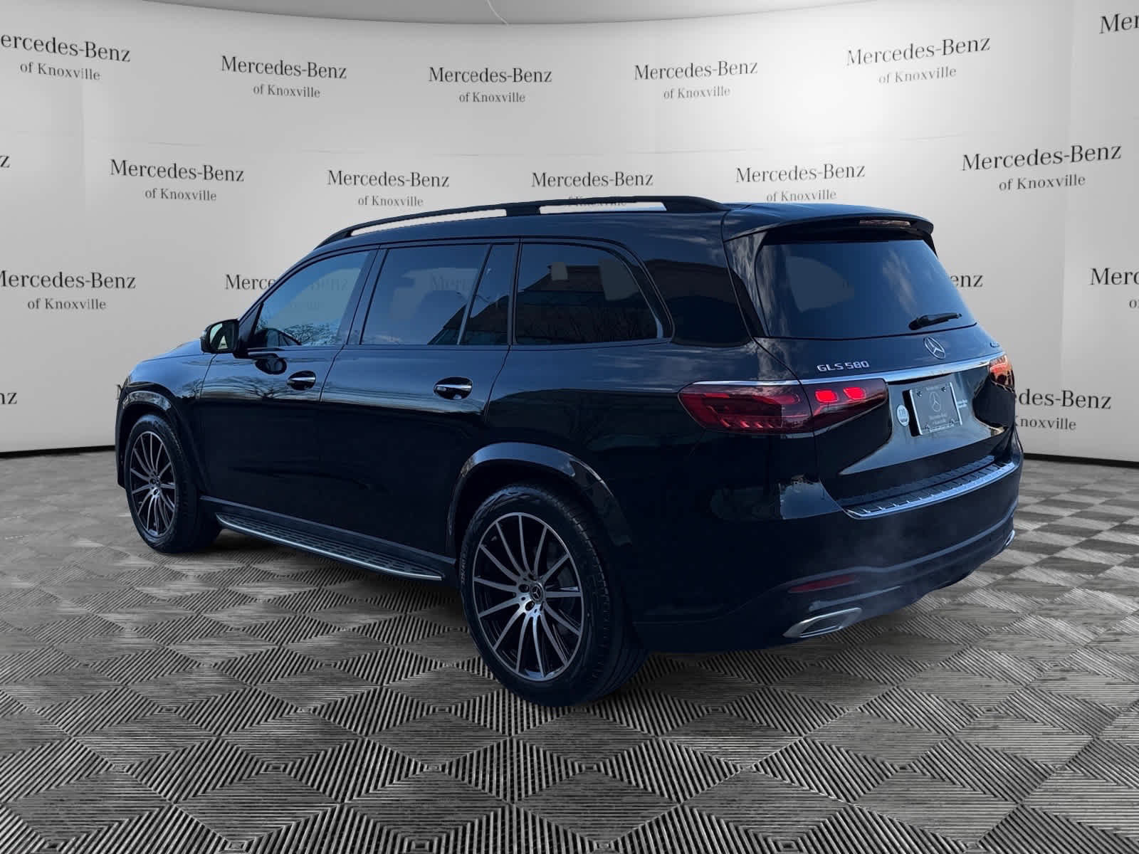 New 2025 Mercedes-Benz GLS 580 4MATIC image 2