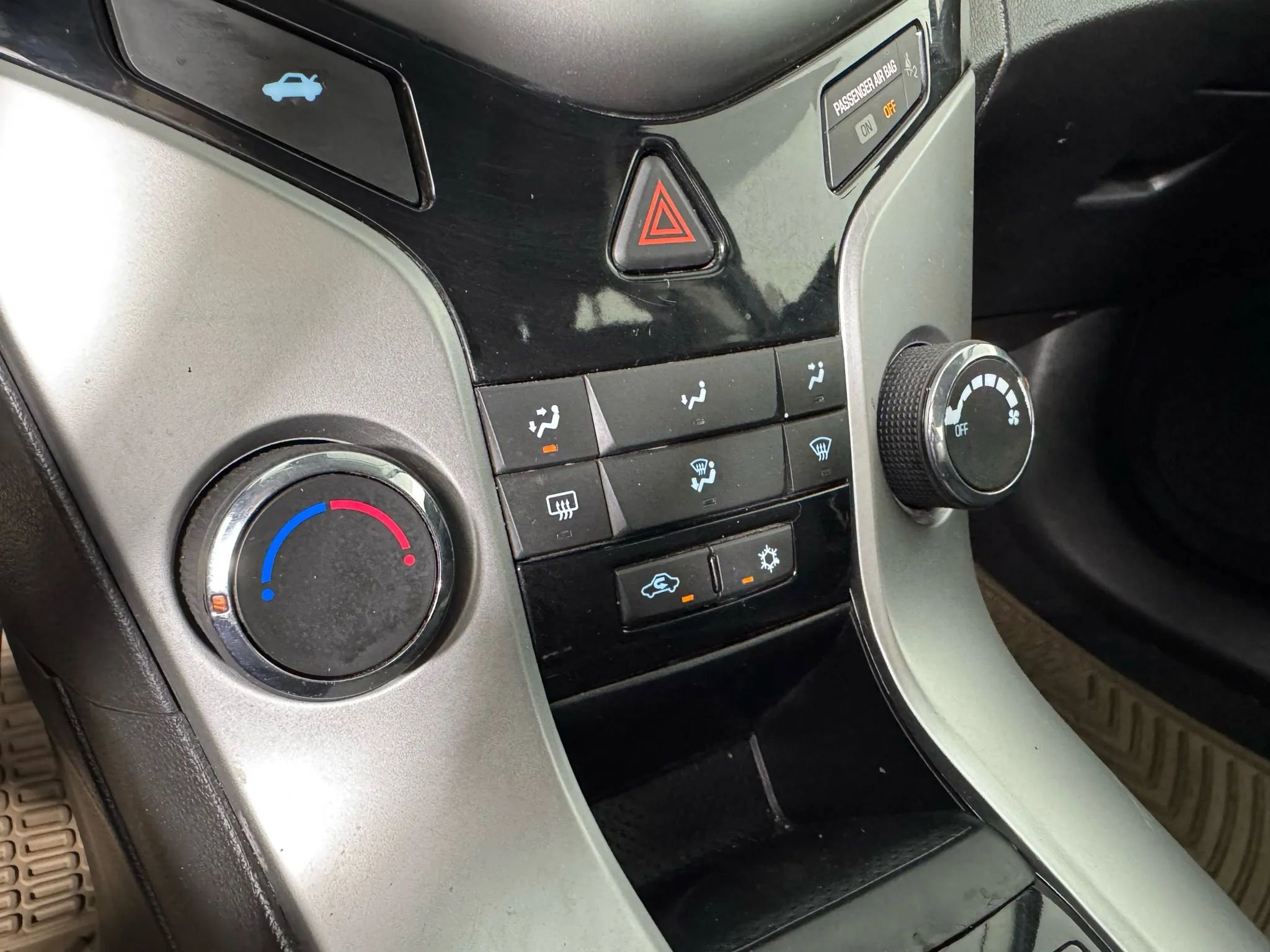 Used 2016 Chevrolet Cruze LT image 19