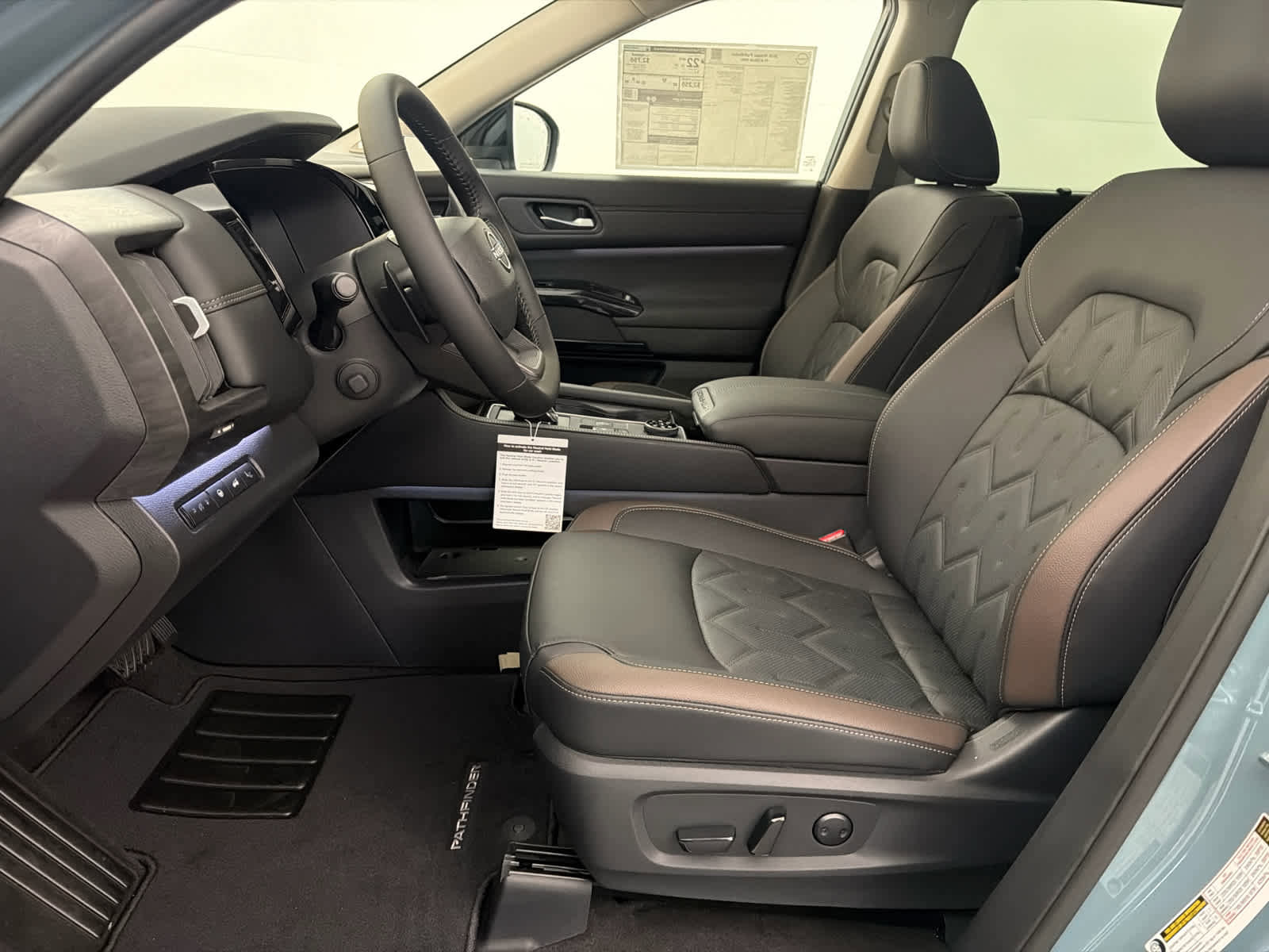 New 2026 Nissan Pathfinder Platinum AWD/4WD image 14