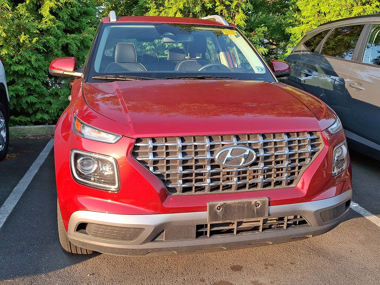 Used 2023 Hyundai Venue Limited w/ Cargo Package FWD image 4