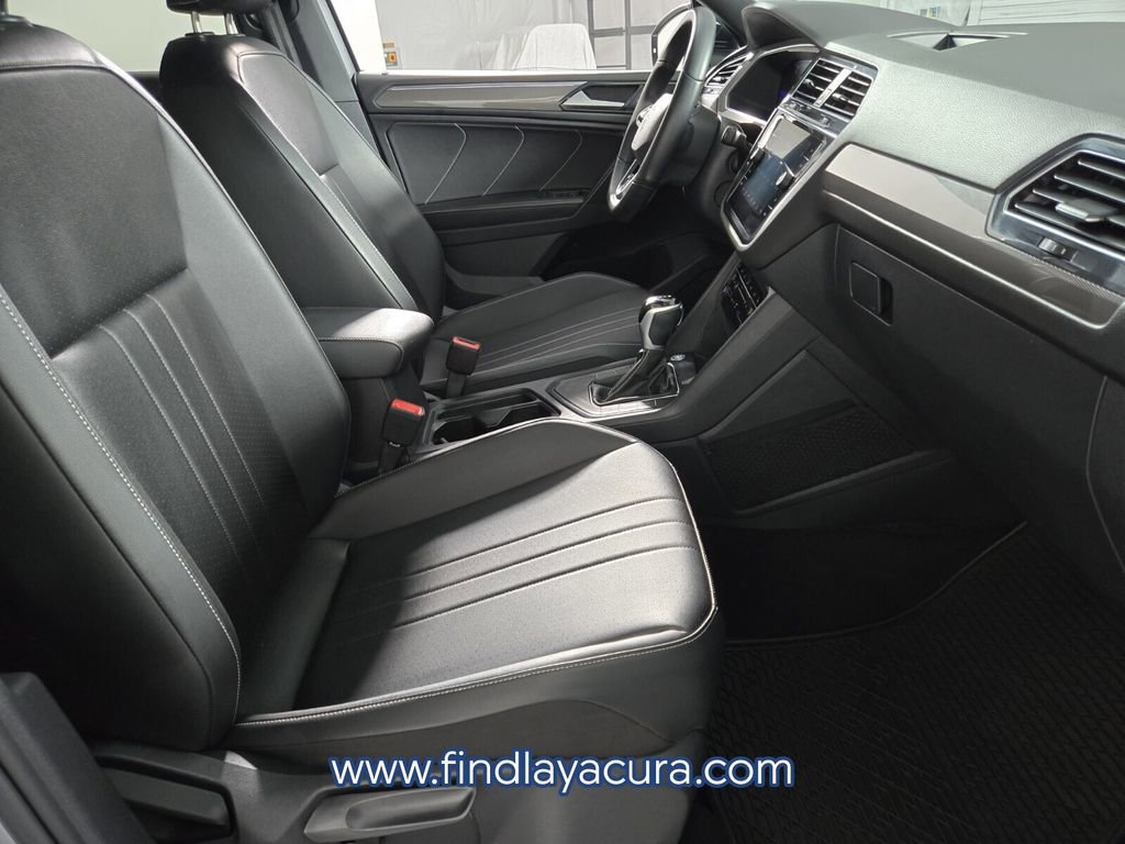 Used 2023 Volkswagen Tiguan SE R-Line image 20
