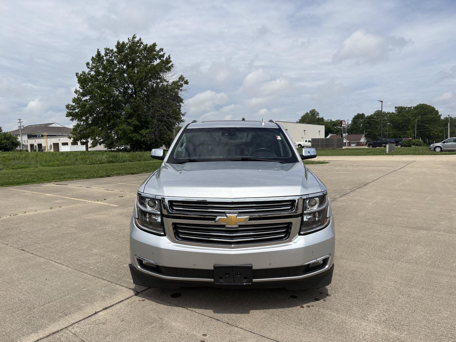 Used 2020 Chevrolet Suburban Premier AWD/4WD image 24