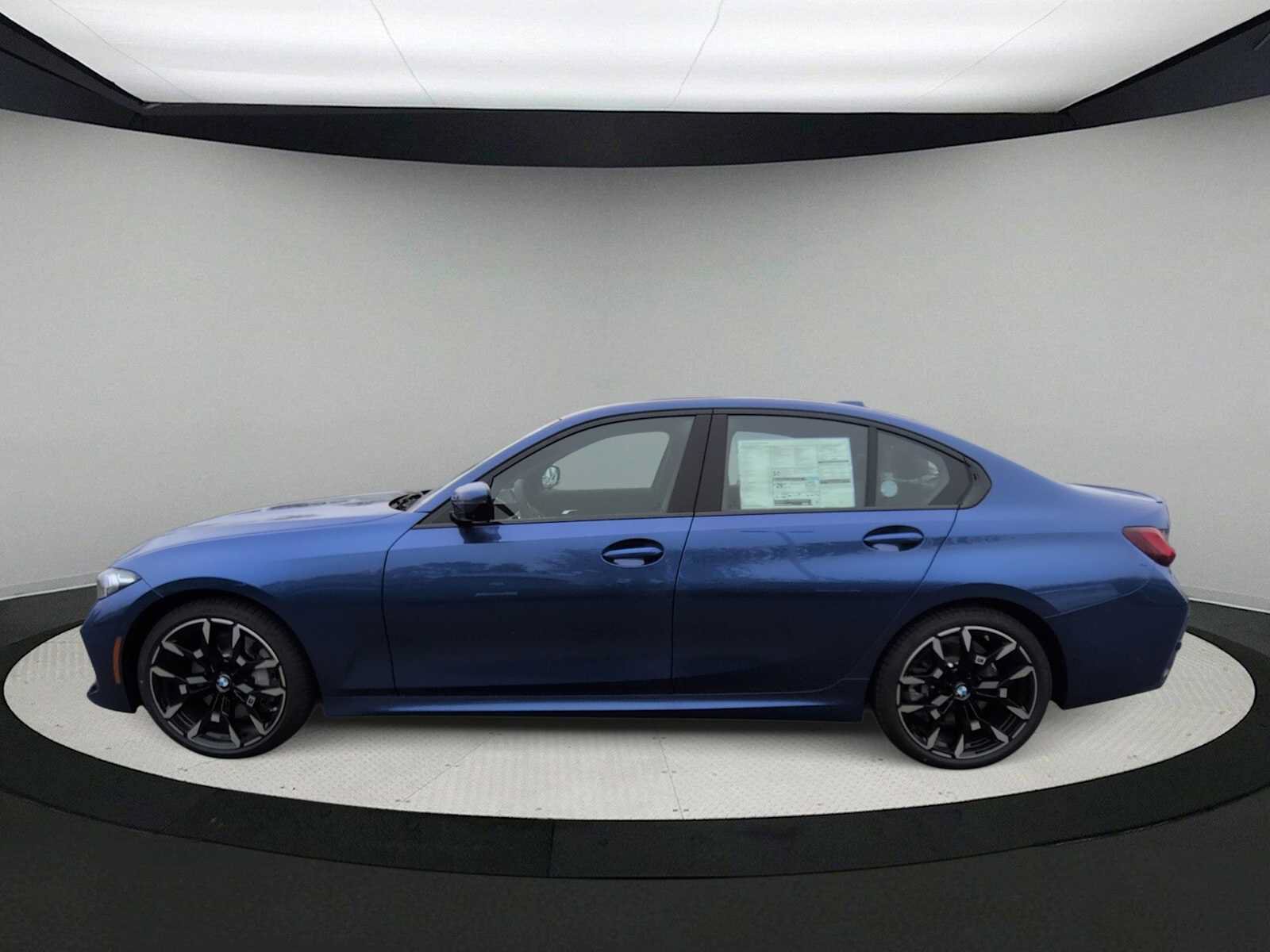 Used 2026 BMW 330i xDrive Sedan w/ M Sport Package AWD/4WD image 5