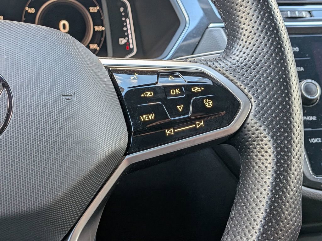 Used 2022 Volkswagen Tiguan SEL R-Line image 18