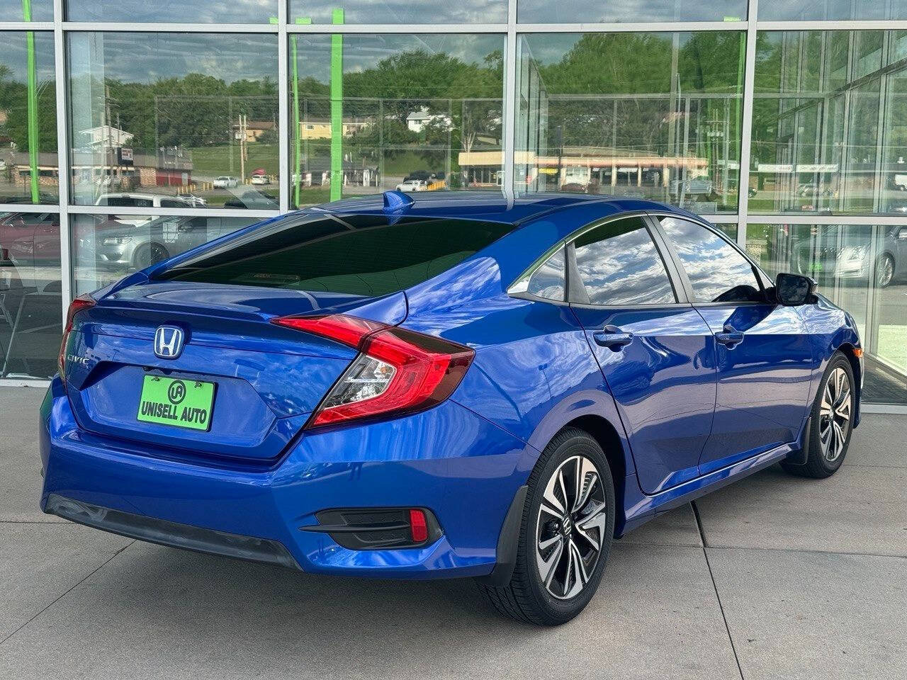 Used 2017 Honda Civic EX-L image 5