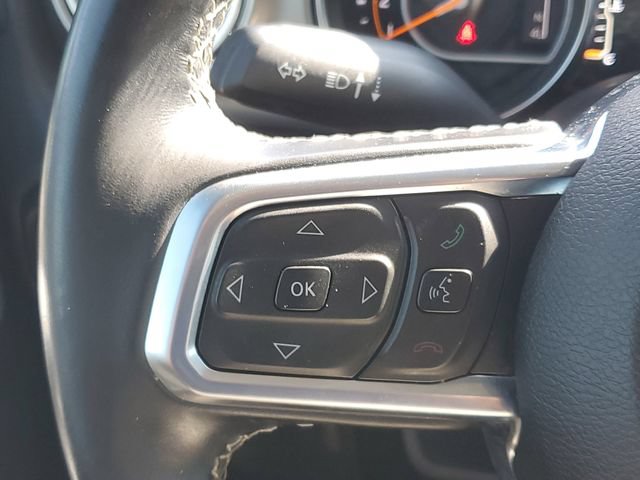 Used 2020 Jeep Wrangler Unlimited Sahara w/ Dual Top Group AWD/4WD image 23