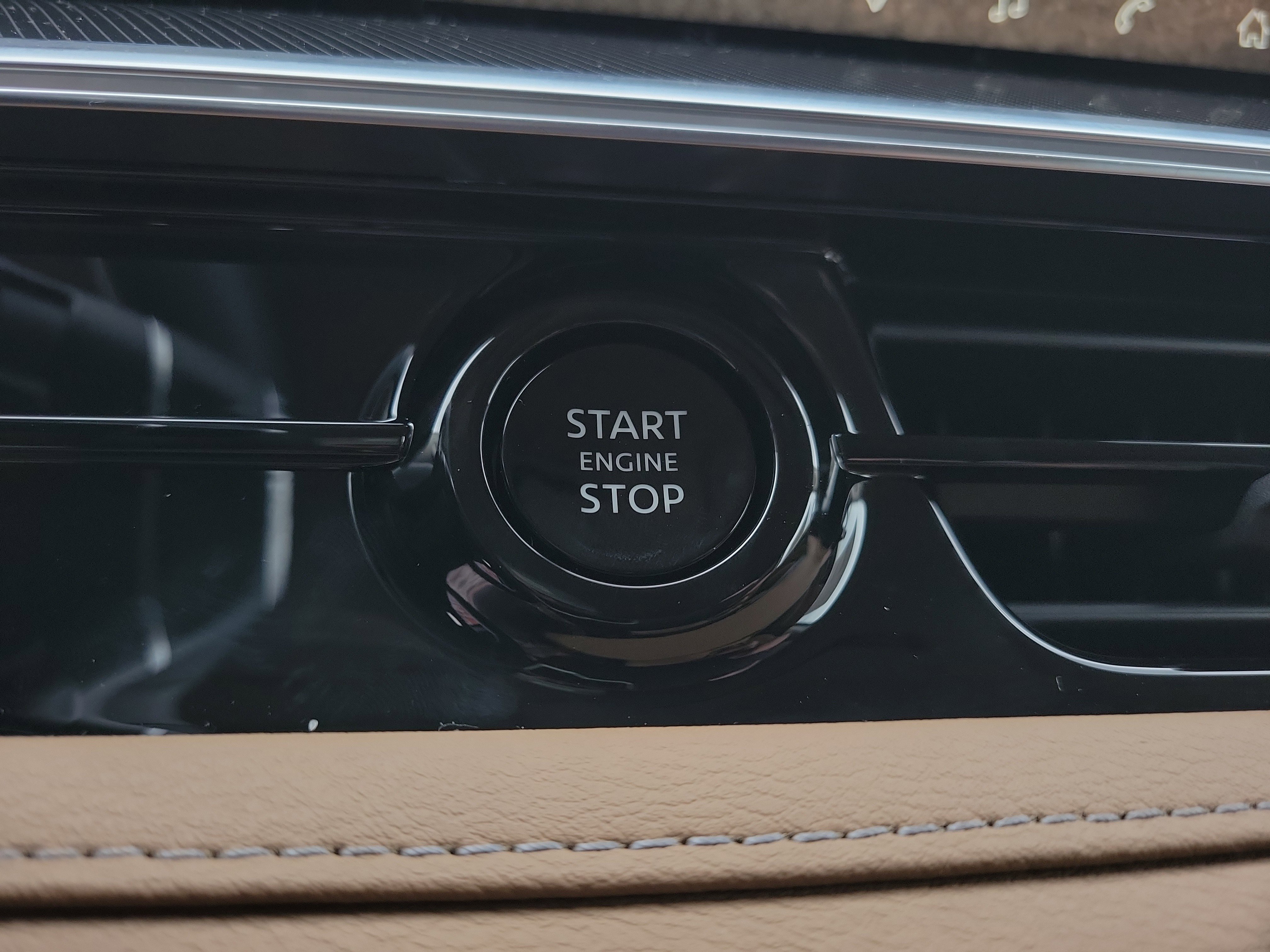 New 2026 INFINITI QX80 Luxe w/ Cargo Package image 16