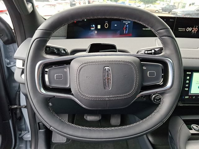 New 2025 Lincoln Navigator Reserve w/ Jet Appearance Package AWD/4WD image 8