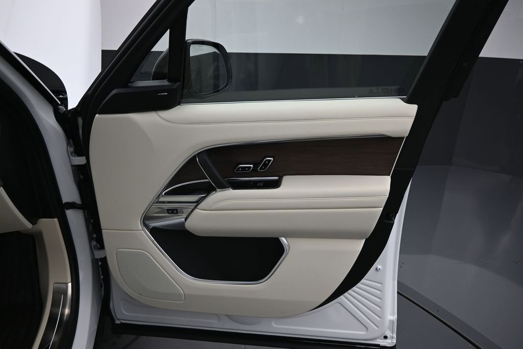 New 2026 Land Rover Range Rover SE AWD/4WD image 4
