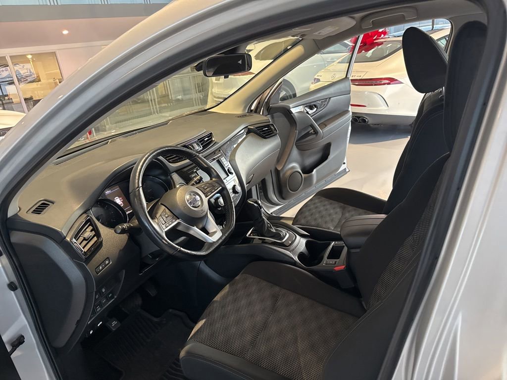 Used 2022 Nissan Rogue Sport SV image 19