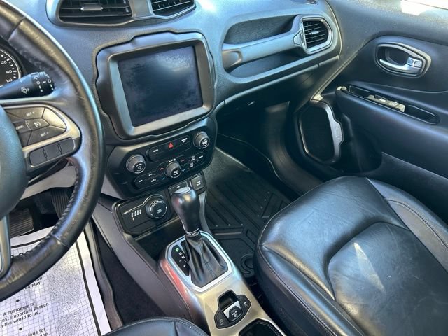 Used 2020 Jeep Renegade Limited w/ UConnect 8.4 Nav Group AWD/4WD image 18