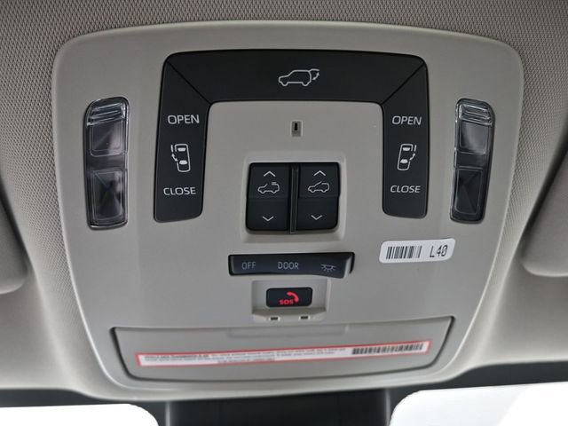 Used 2023 Toyota Sienna Limited image 20