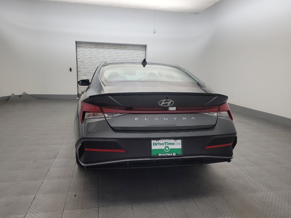 Used 2025 Hyundai Elantra Sport image 6
