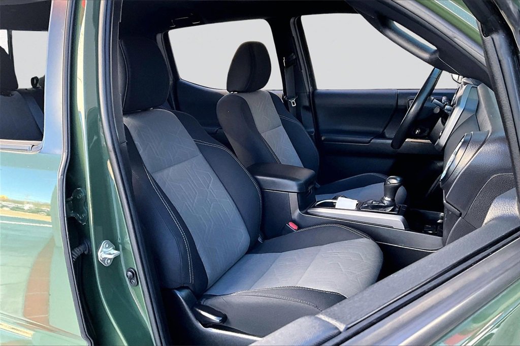 Certified 2021 Toyota Tacoma TRD Off-Road image 27