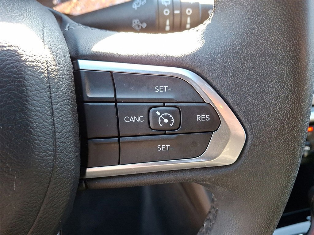 Used 2023 Jeep Compass Latitude image 18