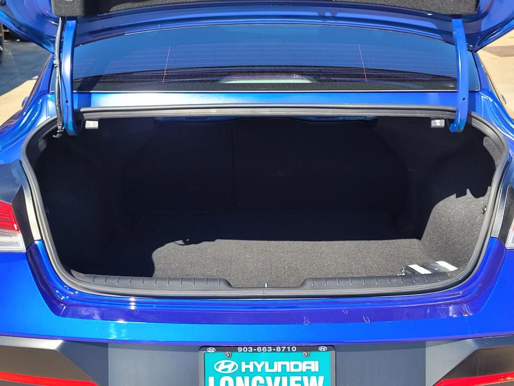 Used 2024 Hyundai Elantra SEL w/ Convenience Package image 8