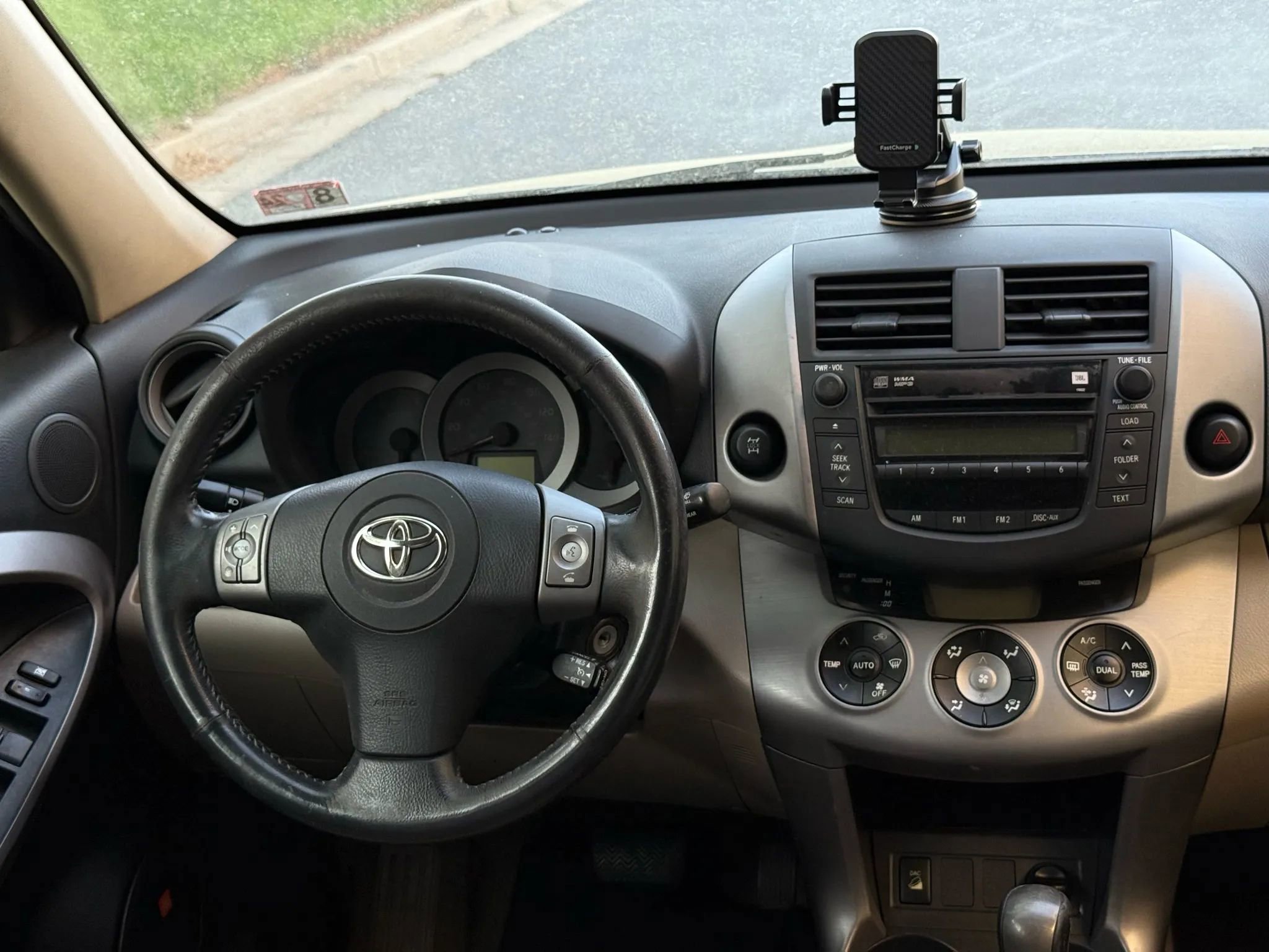 Used 2007 Toyota RAV4 Limited image 29