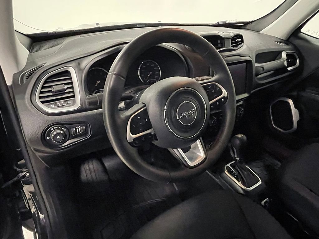 Used 2021 Jeep Renegade Latitude w/ Luxury Group I AWD/4WD image 20