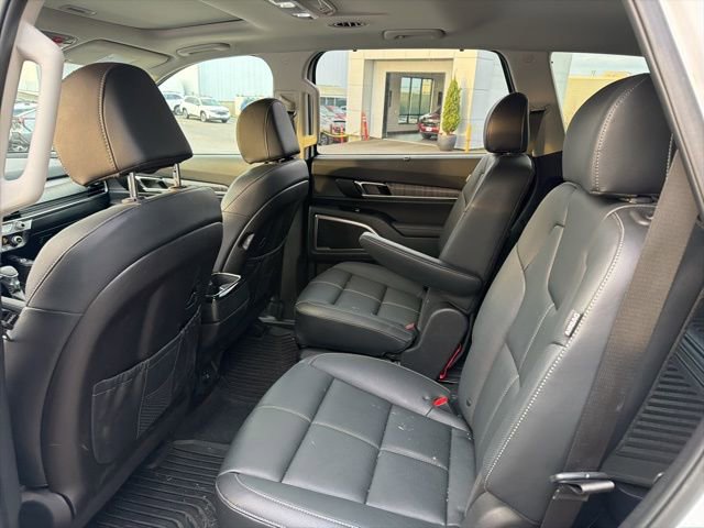Used 2025 Kia Telluride EX w/ EX Captain's Chair Package image 7