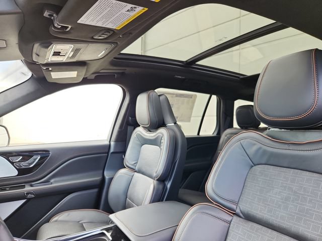 New 2025 Lincoln Aviator Black Label w/ Jet Appearance Package AWD/4WD image 23
