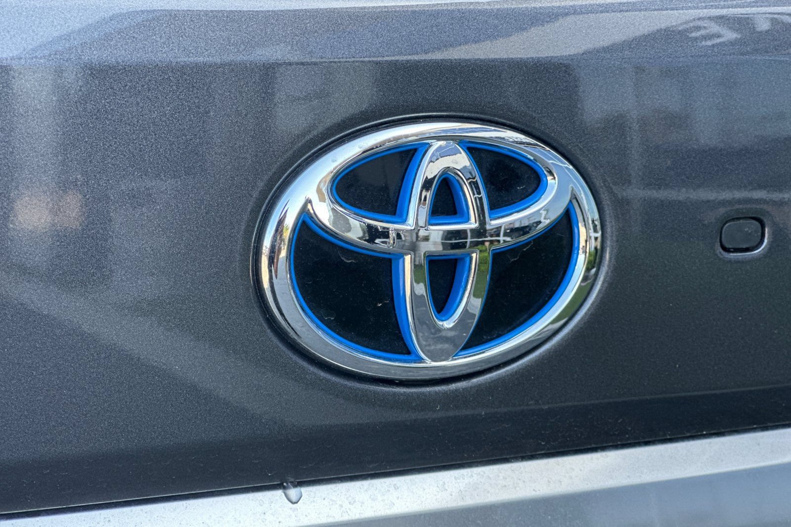 Used 2024 Toyota Sequoia Capstone AWD/4WD image 37