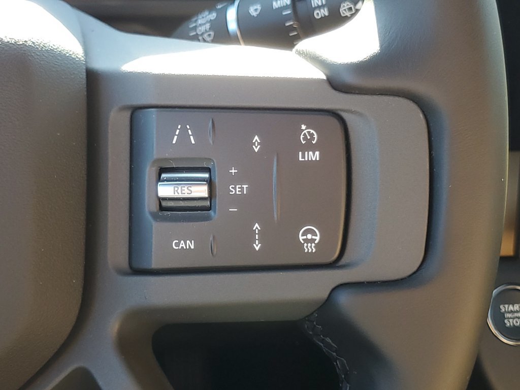New 2026 Land Rover Defender 110 X-Dynamic SE AWD/4WD image 17