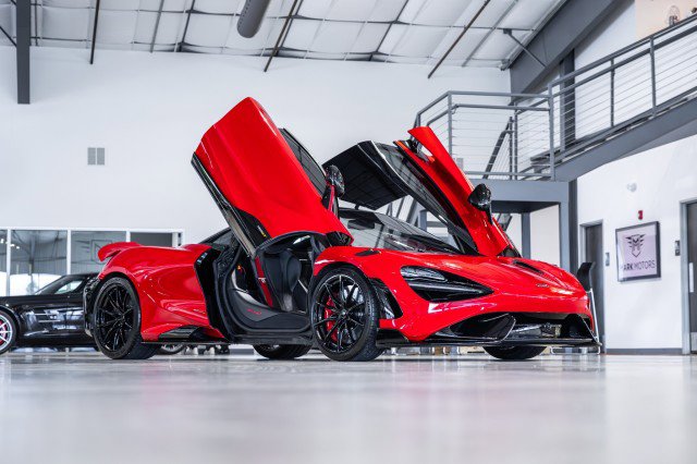 Used 2021 McLaren 765LT RWD image 8
