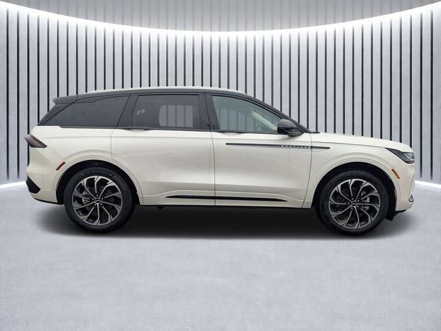 New 2026 Lincoln Nautilus Reserve AWD/4WD image 2