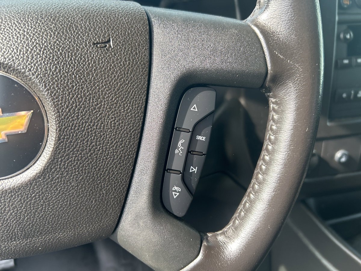 Used 2022 Chevrolet Express 2500 w/ Driver Convenience Package image 18