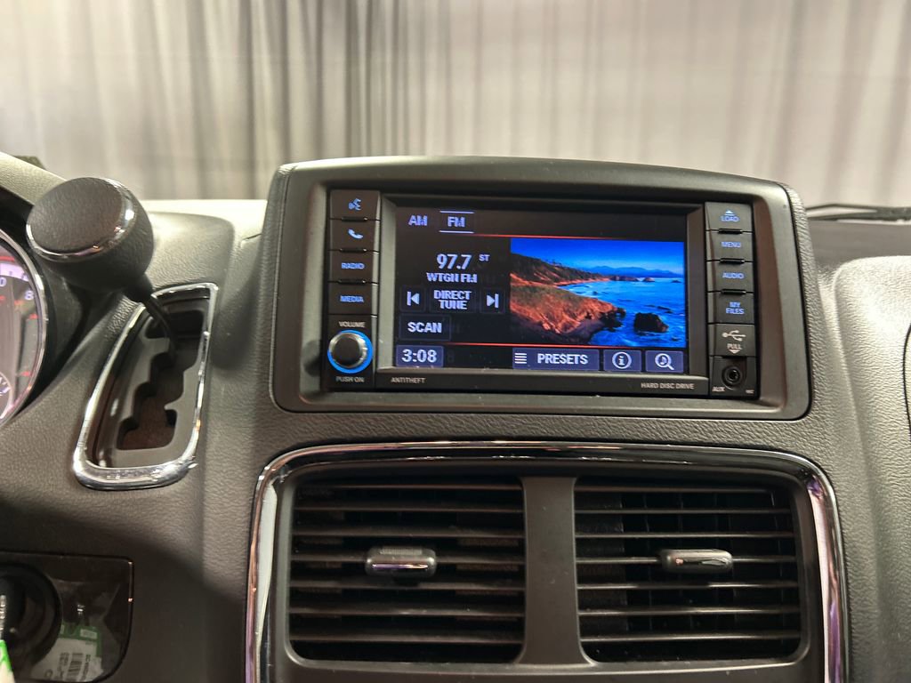 Used 2018 Dodge Grand Caravan SE image 16