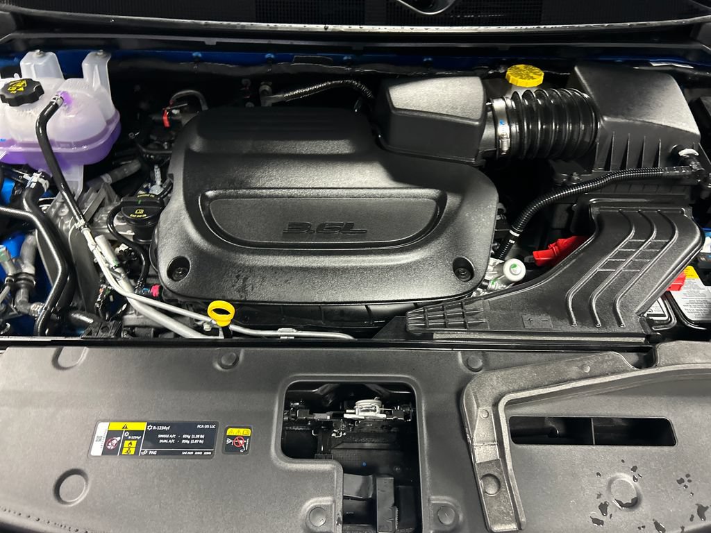 New 2027 Chrysler Pacifica Select w/ Family Tech Group FWD image 25