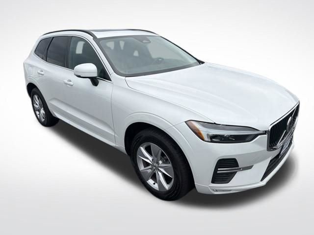 Used 2022 Volvo XC60 B5 Momentum image 8