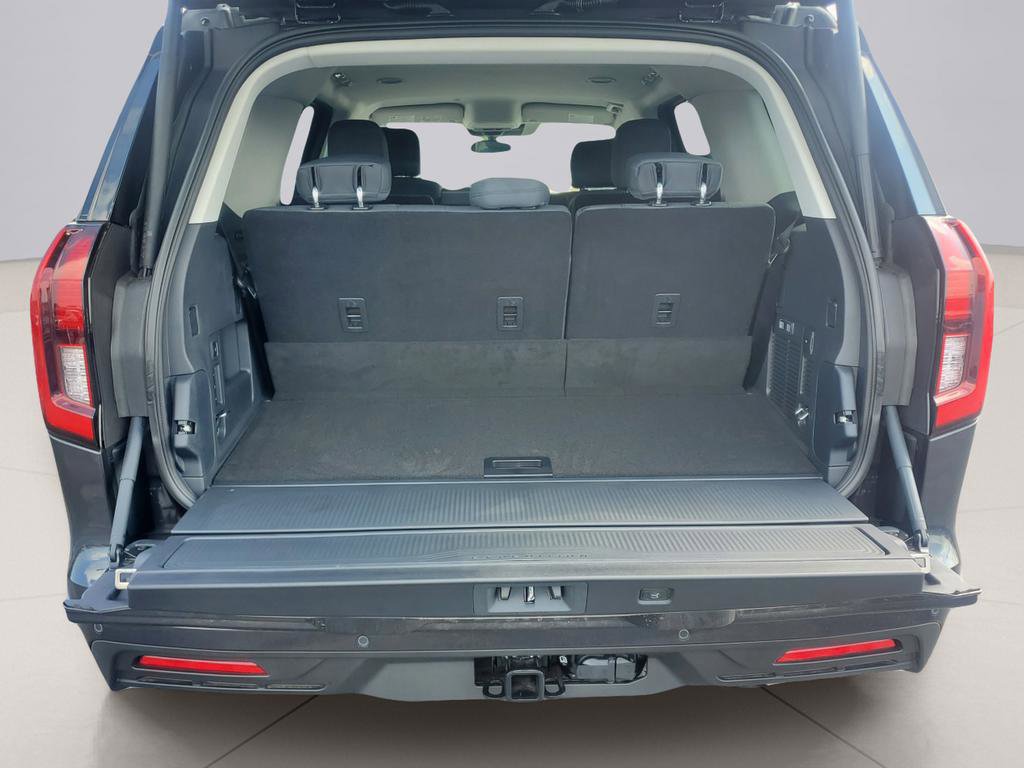 New 2025 Ford Expedition Active image 10