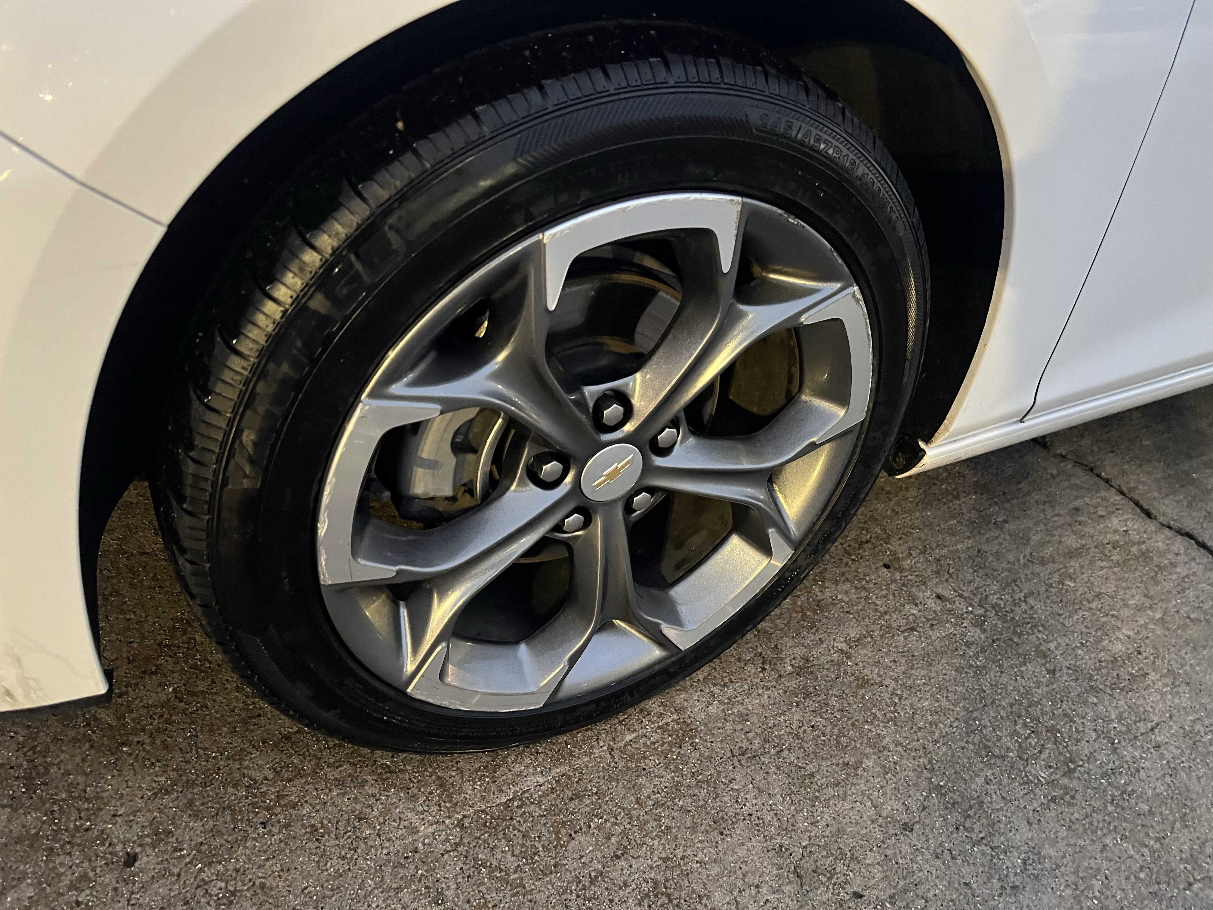 Used 2024 Chevrolet Malibu LT FWD image 2