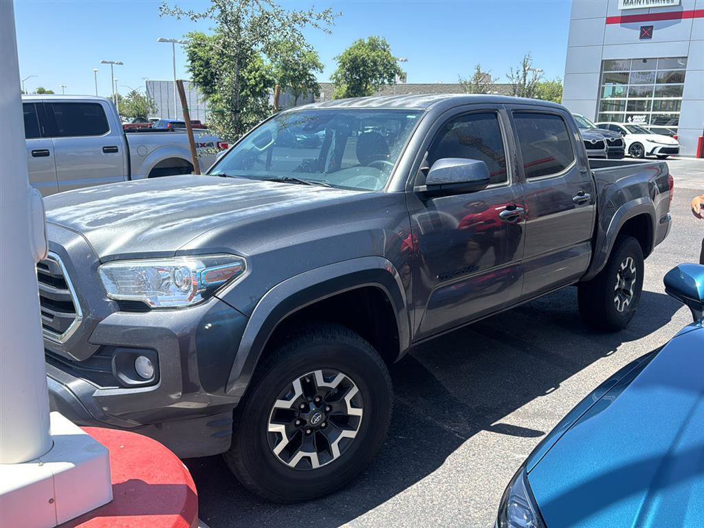 Used 2019 Toyota Tacoma SR5 AWD/4WD image 3