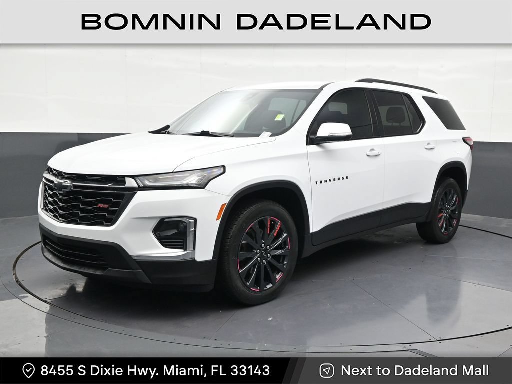 Used 2024 Chevrolet Traverse RS FWD image 1