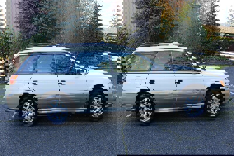 Used 2003 Subaru Outback Wagon image 11