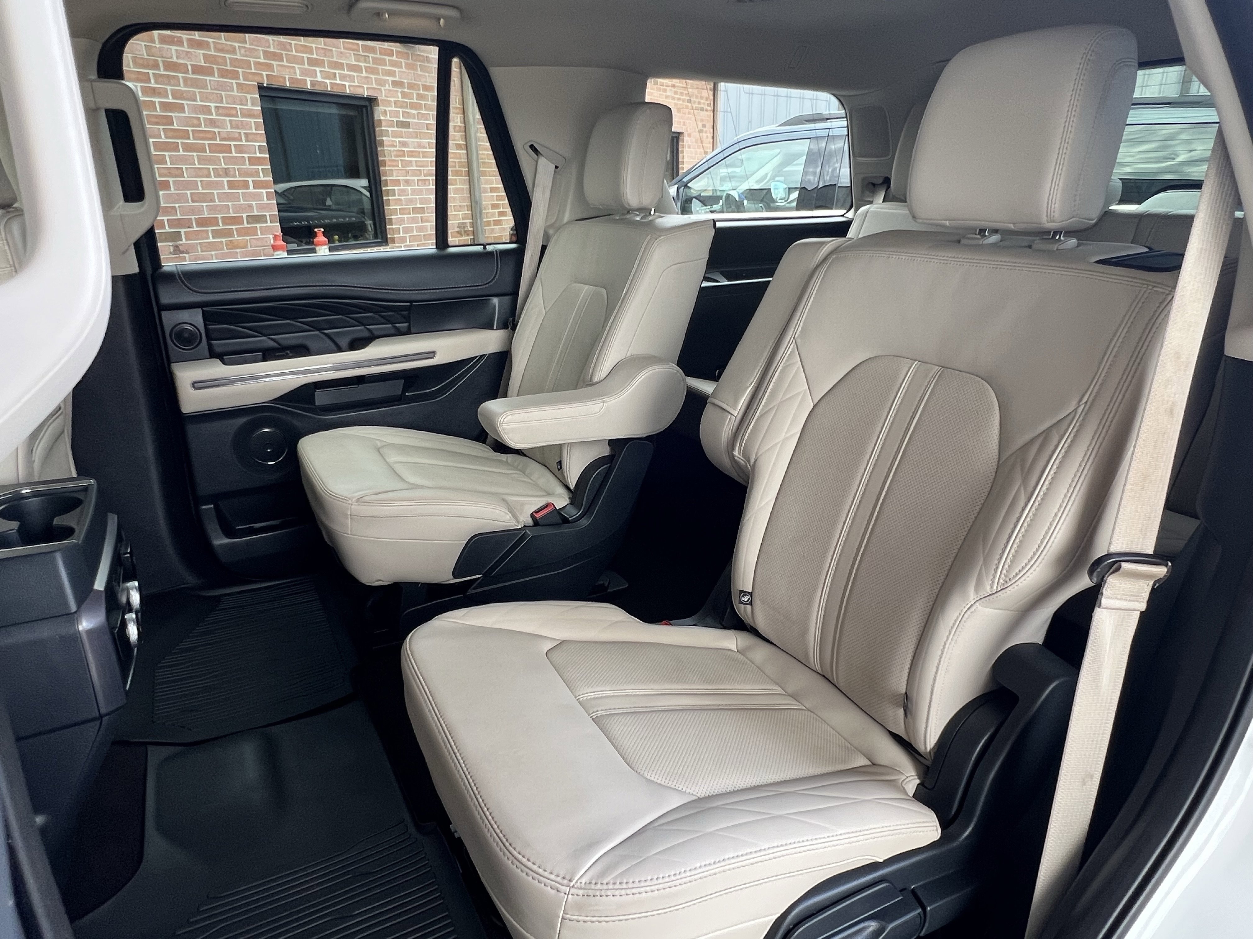 Used 2023 Ford Expedition Platinum image 21