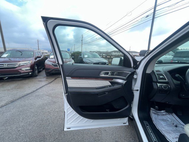 Used 2019 Ford Explorer Platinum image 9