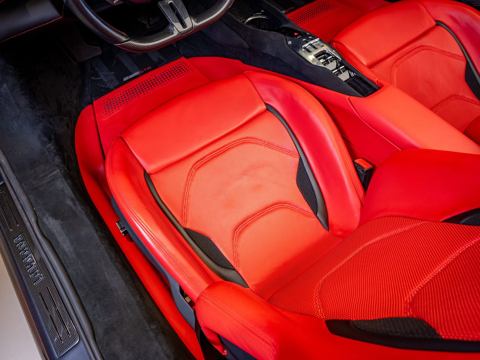 Used 2023 Ferrari 296 GTS image 12