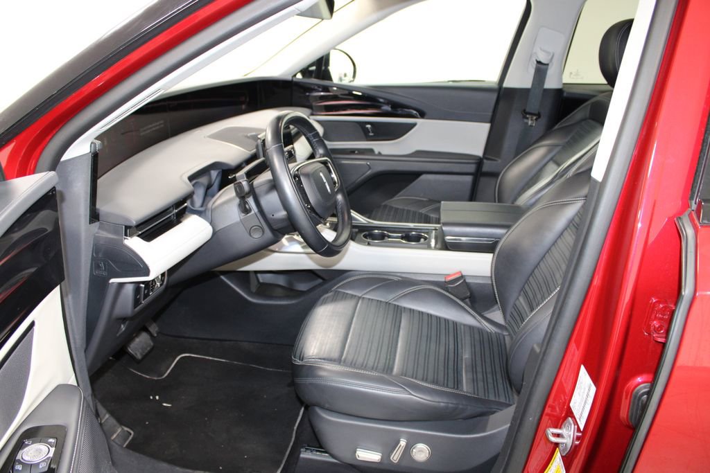 Used 2024 Lincoln Nautilus Reserve image 23