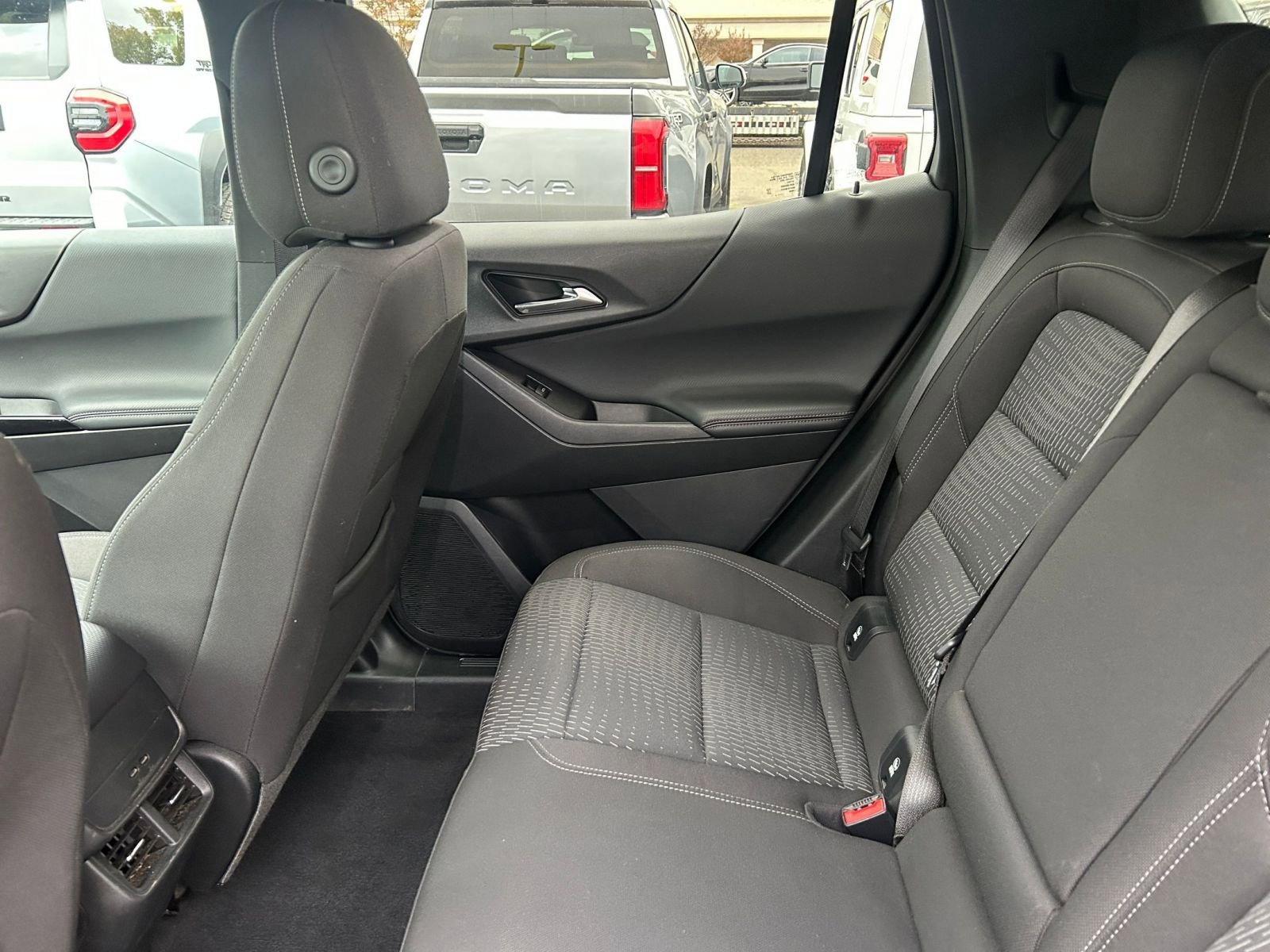 Used 2025 Chevrolet Equinox LT image 38