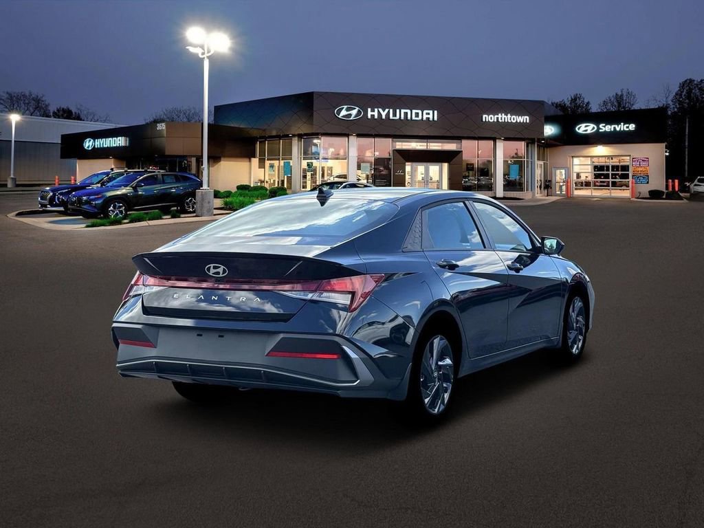 New 2026 Hyundai Elantra Sport image 7
