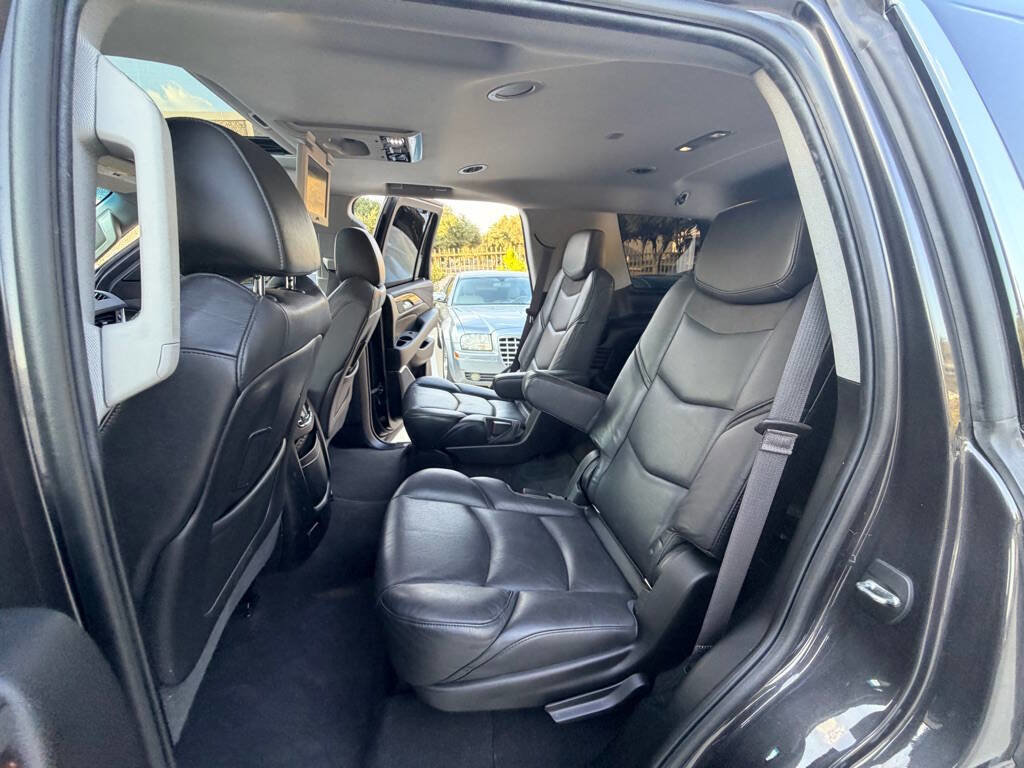 Used 2017 Cadillac Escalade Luxury RWD image 18