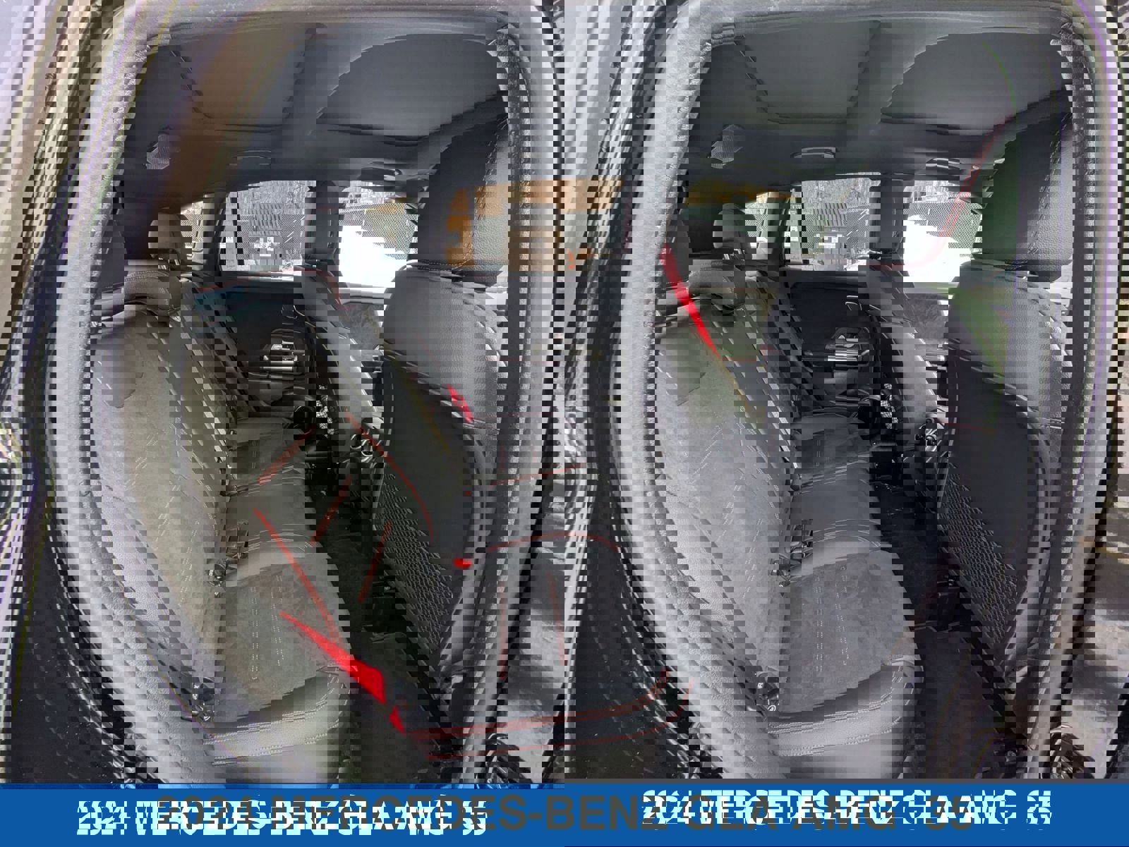 Used 2024 Mercedes-Benz GLA 35 AMG 4MATIC image 32