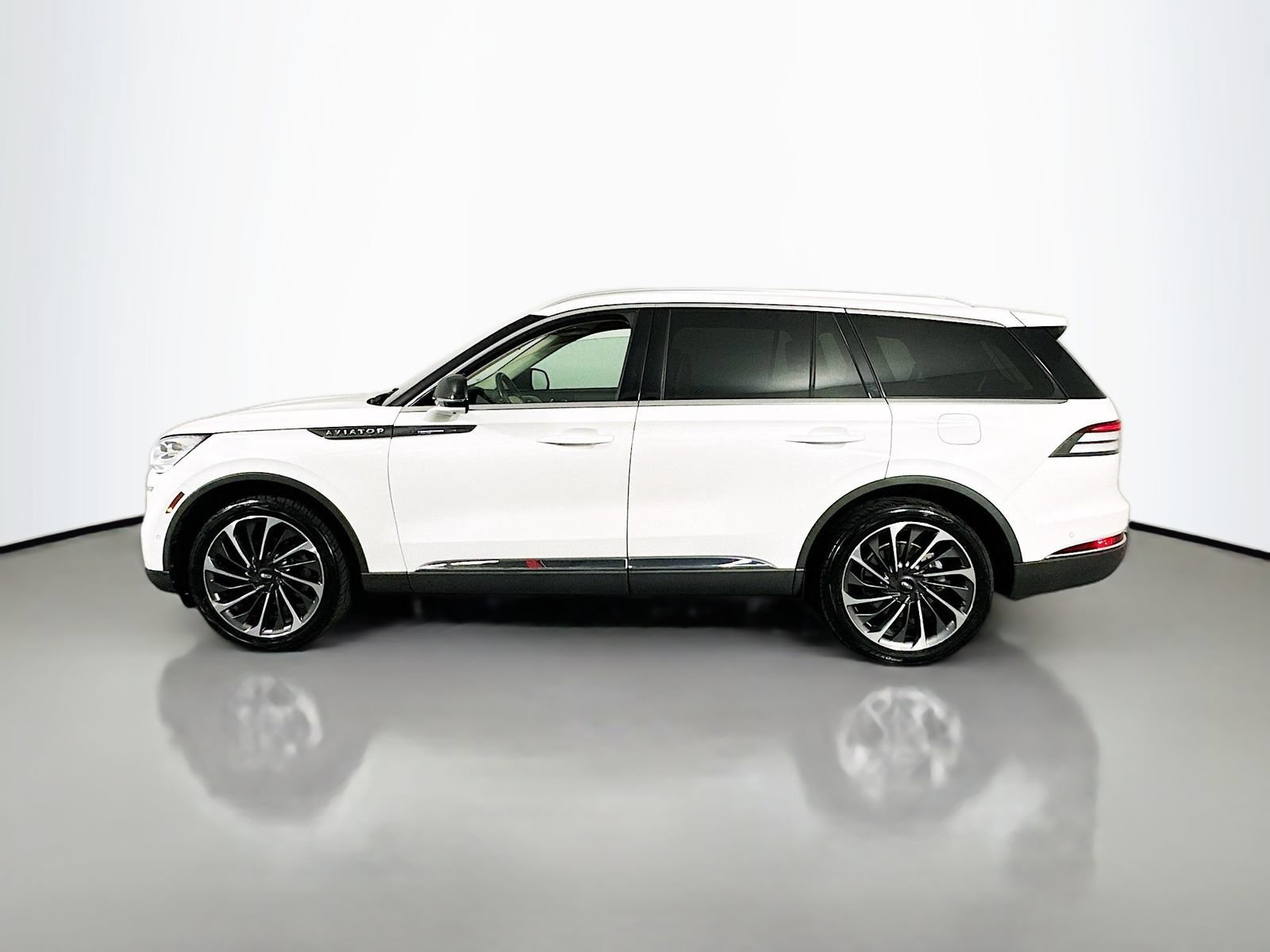 Used 2021 Lincoln Aviator Reserve w/ Equipment Group 201A AWD/4WD image 5