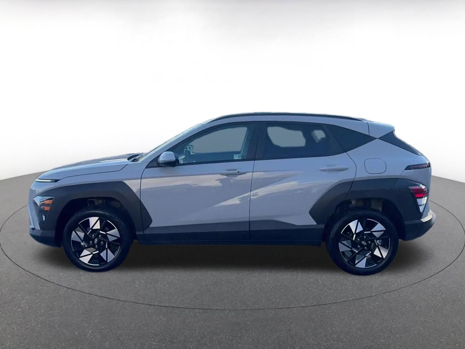Used 2025 Hyundai Kona SEL image 9