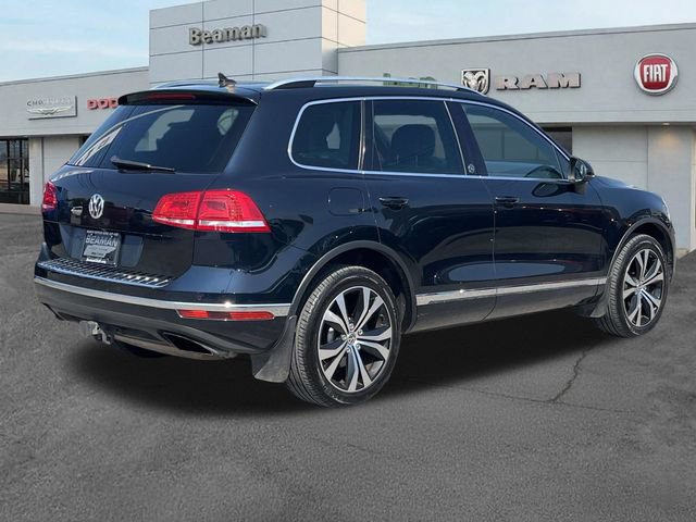 Used 2017 Volkswagen Touareg Wolfsburg Edition AWD/4WD image 7