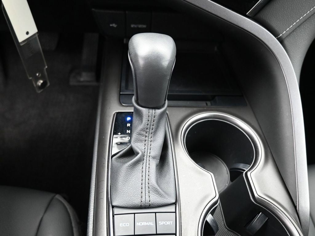 Certified 2023 Toyota Camry SE FWD image 25